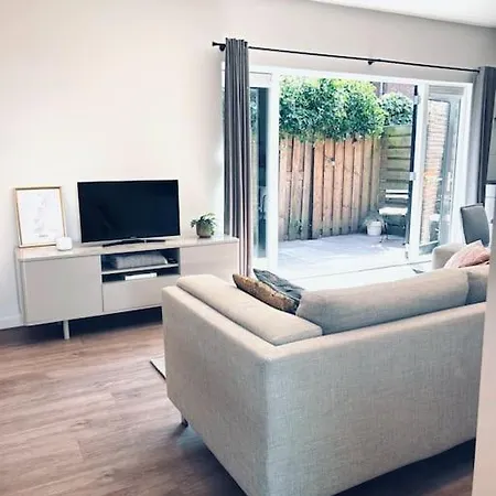The Bank'S Lodge: Moderne Studio Met Privacy