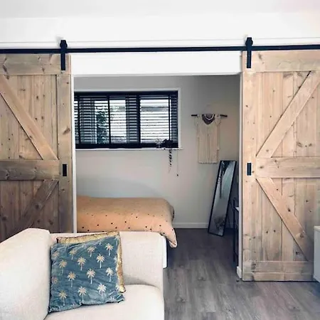 The Bank'S Lodge: Moderne Studio Met Privacy * Limmen