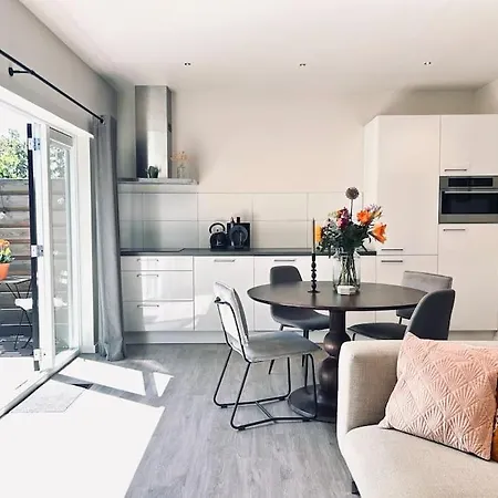 The Bank'S Lodge: Moderne Studio Met Privacy Limmen